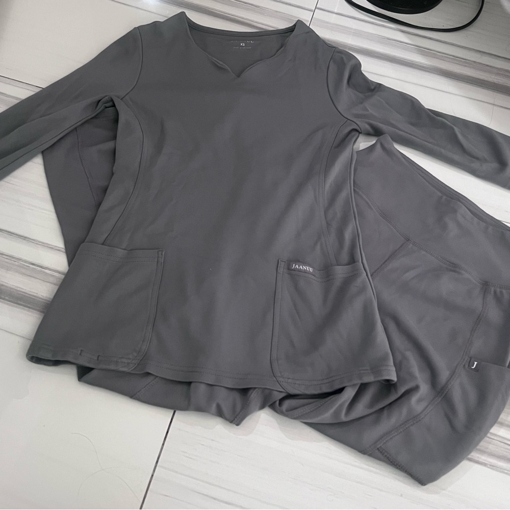 Jaanuu Charcoal Long Sleeve Scrubs Set XS